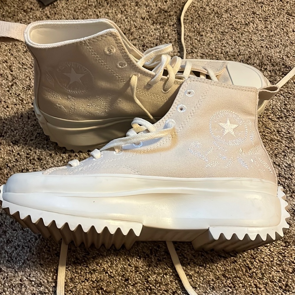 Run Star Hike Platform Embroidered Floral..men’s size 7 women’s size 8.5